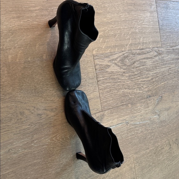 Beautiful iconic Celine shoes heel boots size 8 - Picture 4 of 4